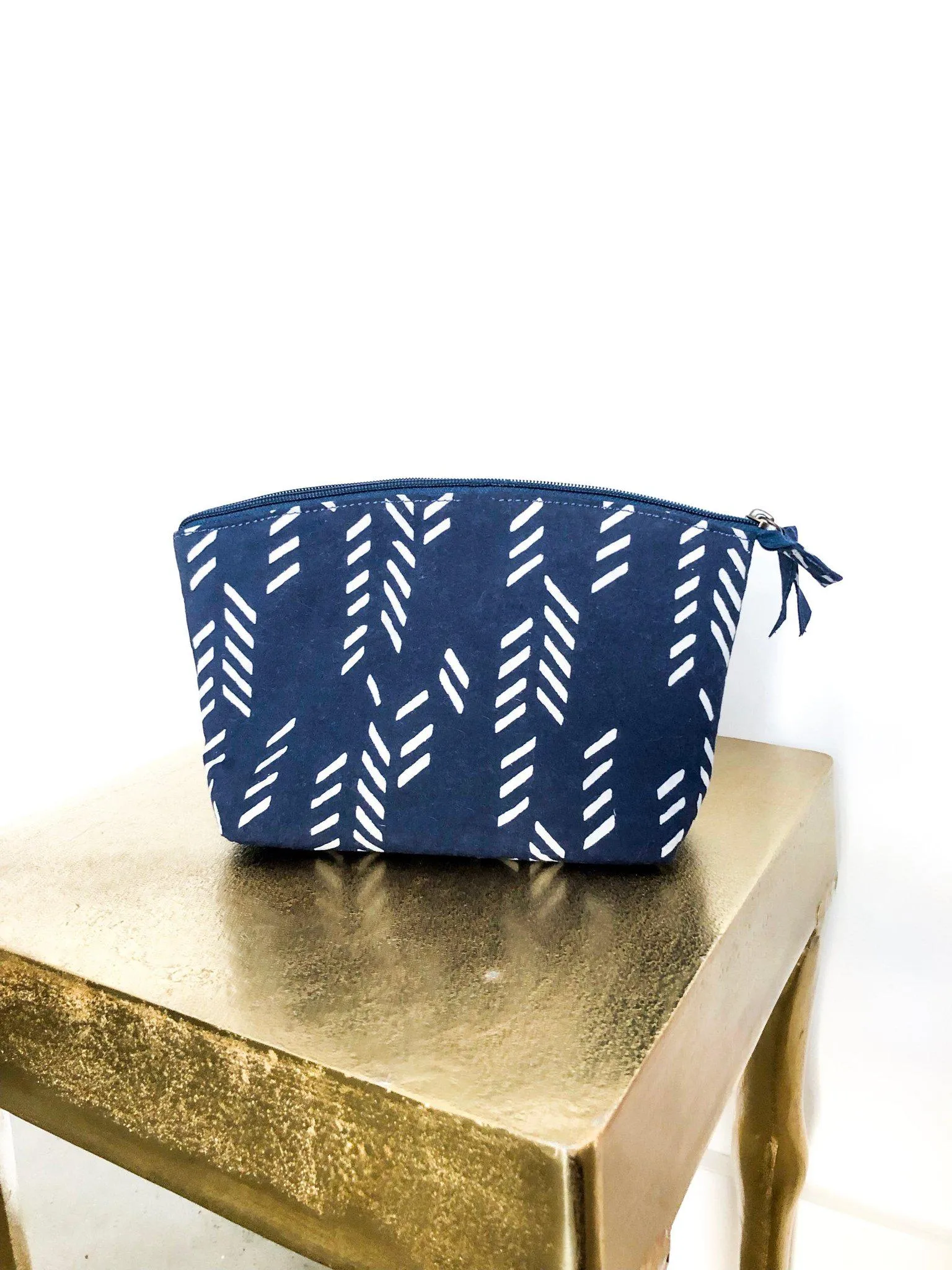 Art Deco/Stylized Feather Makeup Bag in Navy & Cream