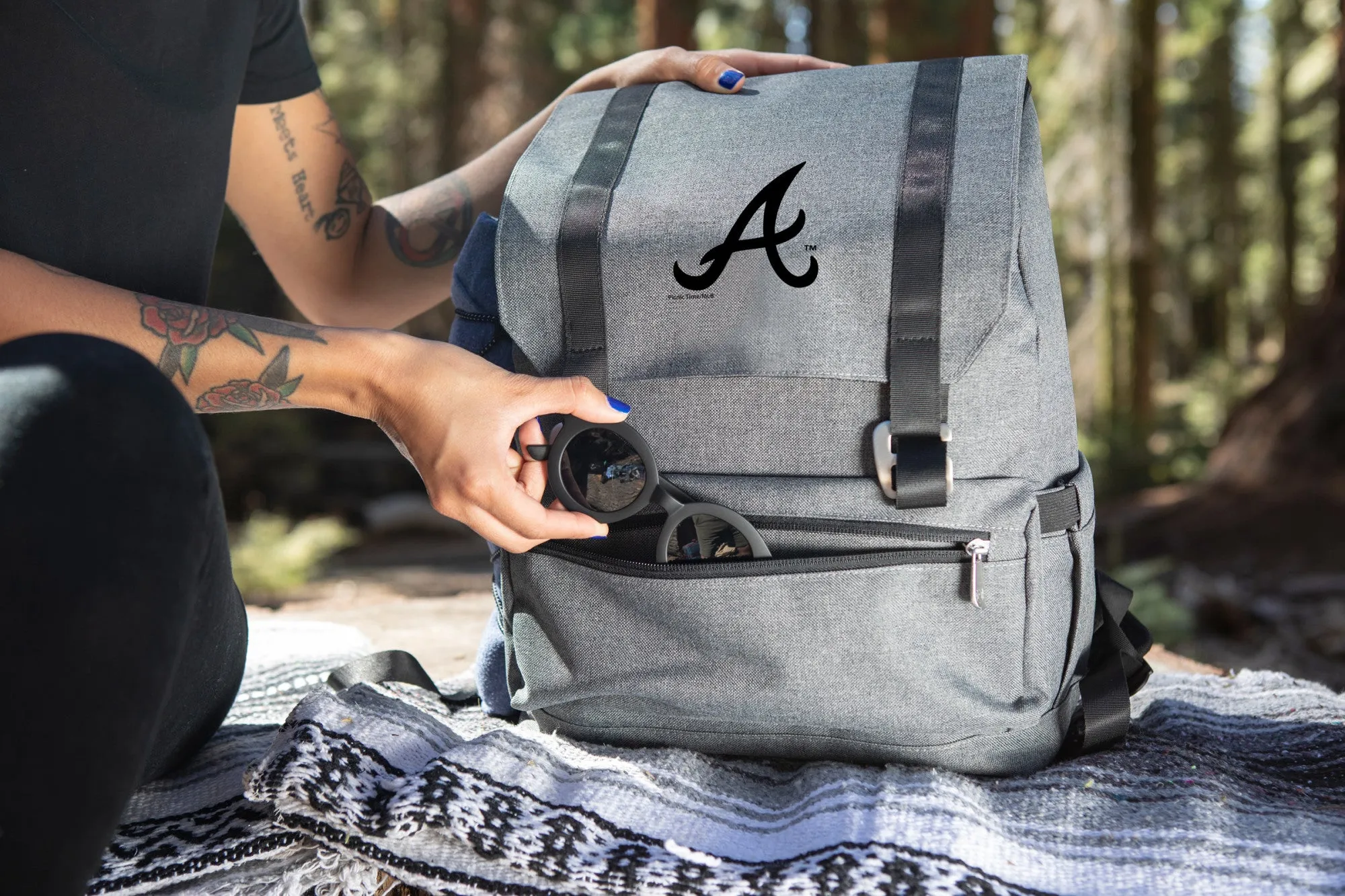 Atlanta Braves - On The Go Traverse Backpack Cooler