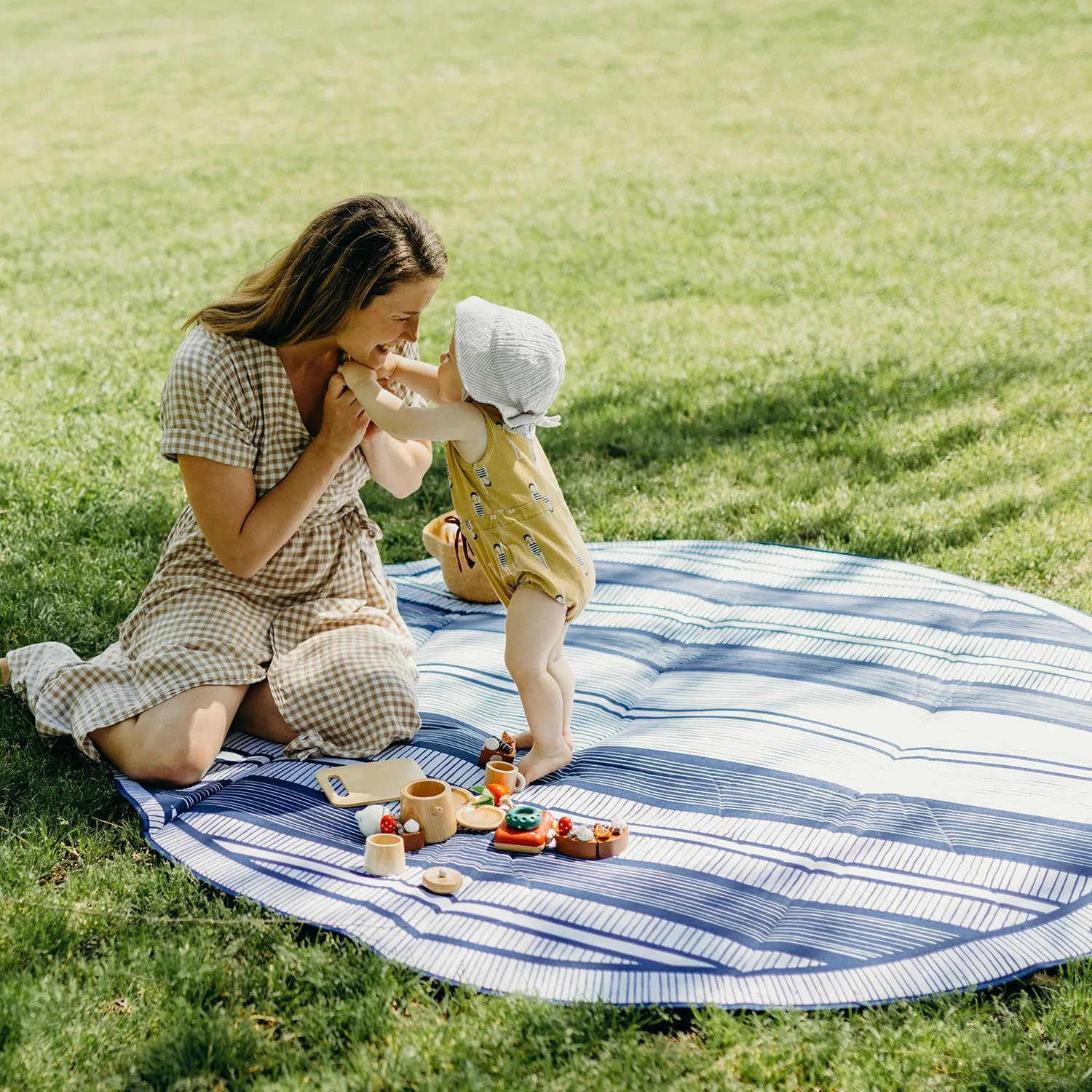 basil bangs | love rug | atlantic - LC