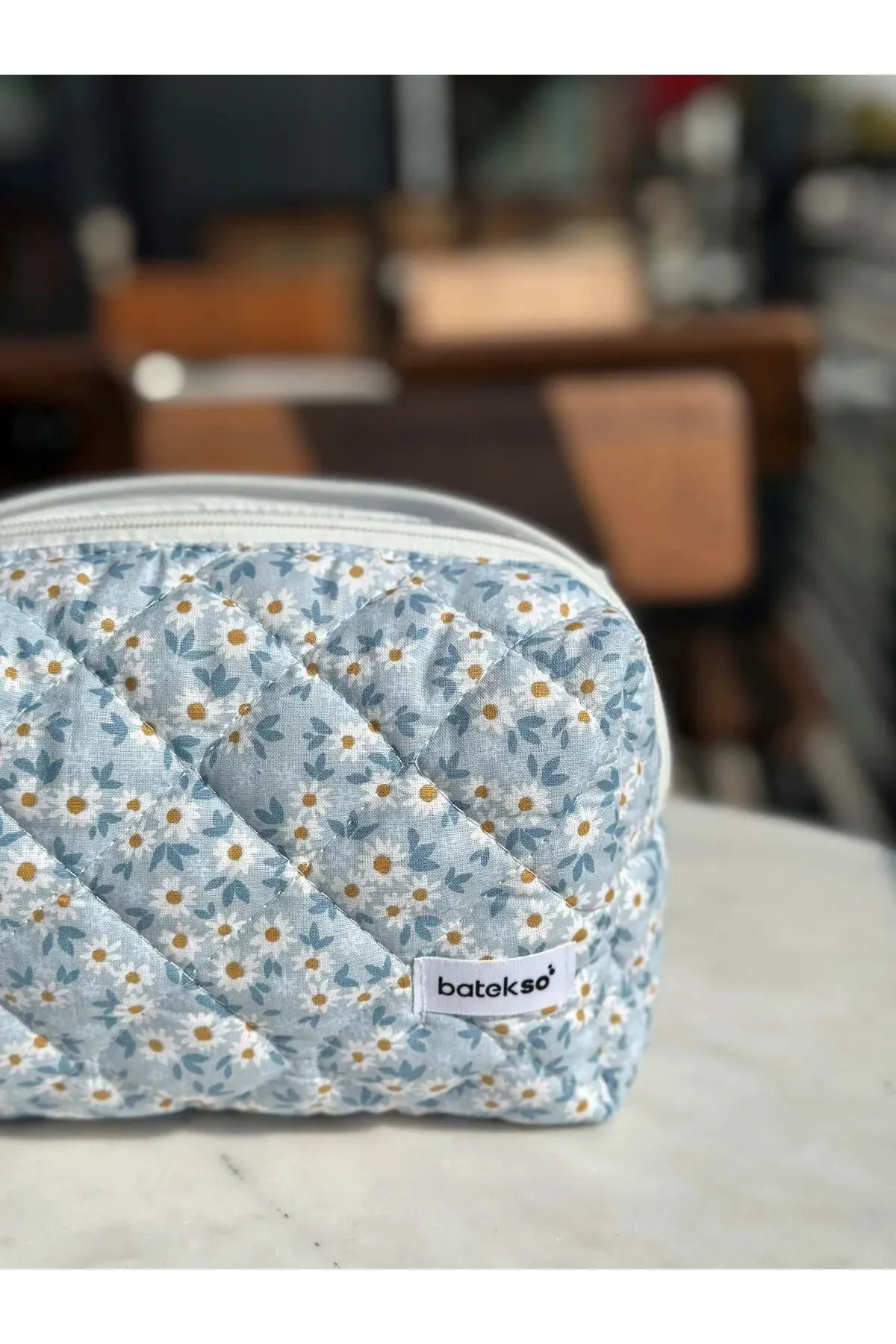 Batekso Blue Daisy Pattern Makeup Bag