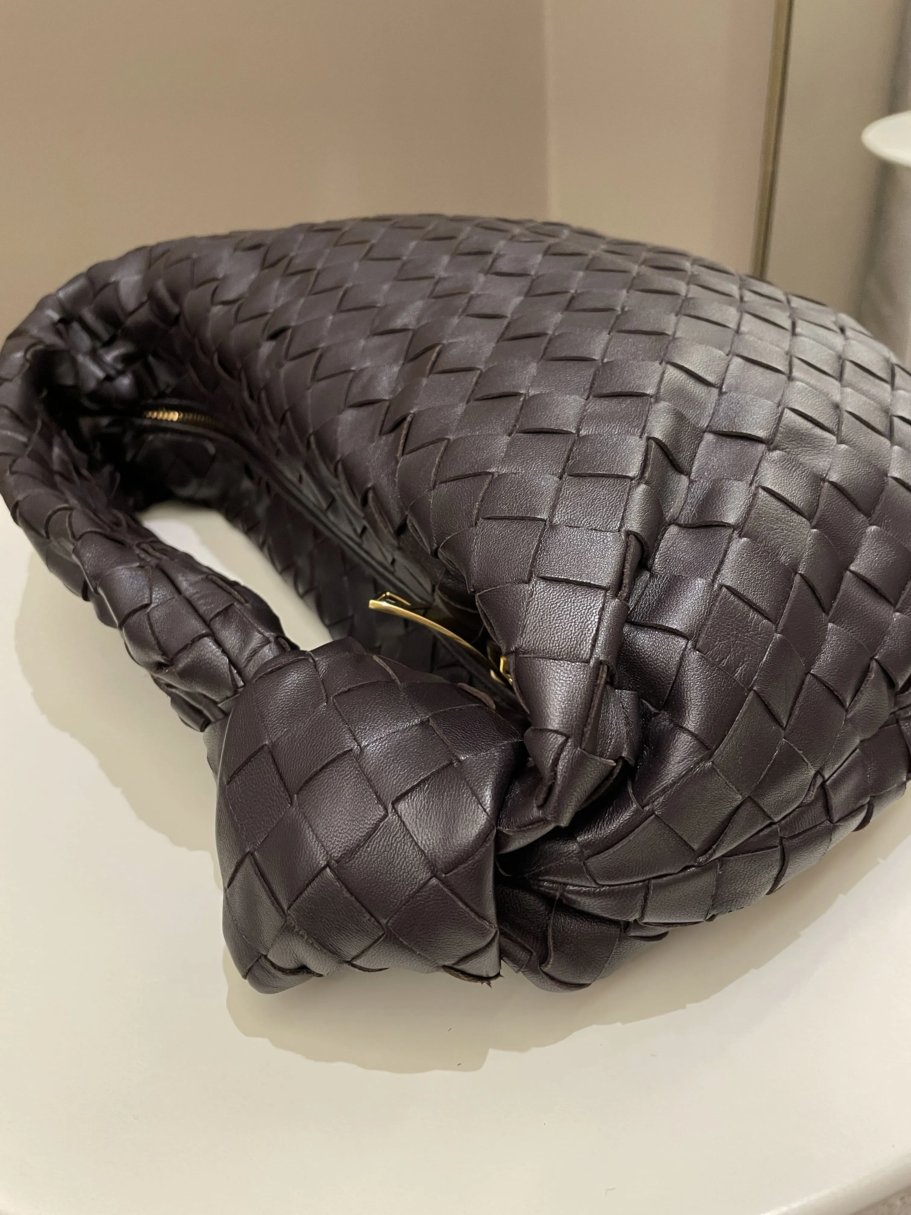 Bottega Veneta Jodie Shoulder Bag Potion Dark Ebene Leather