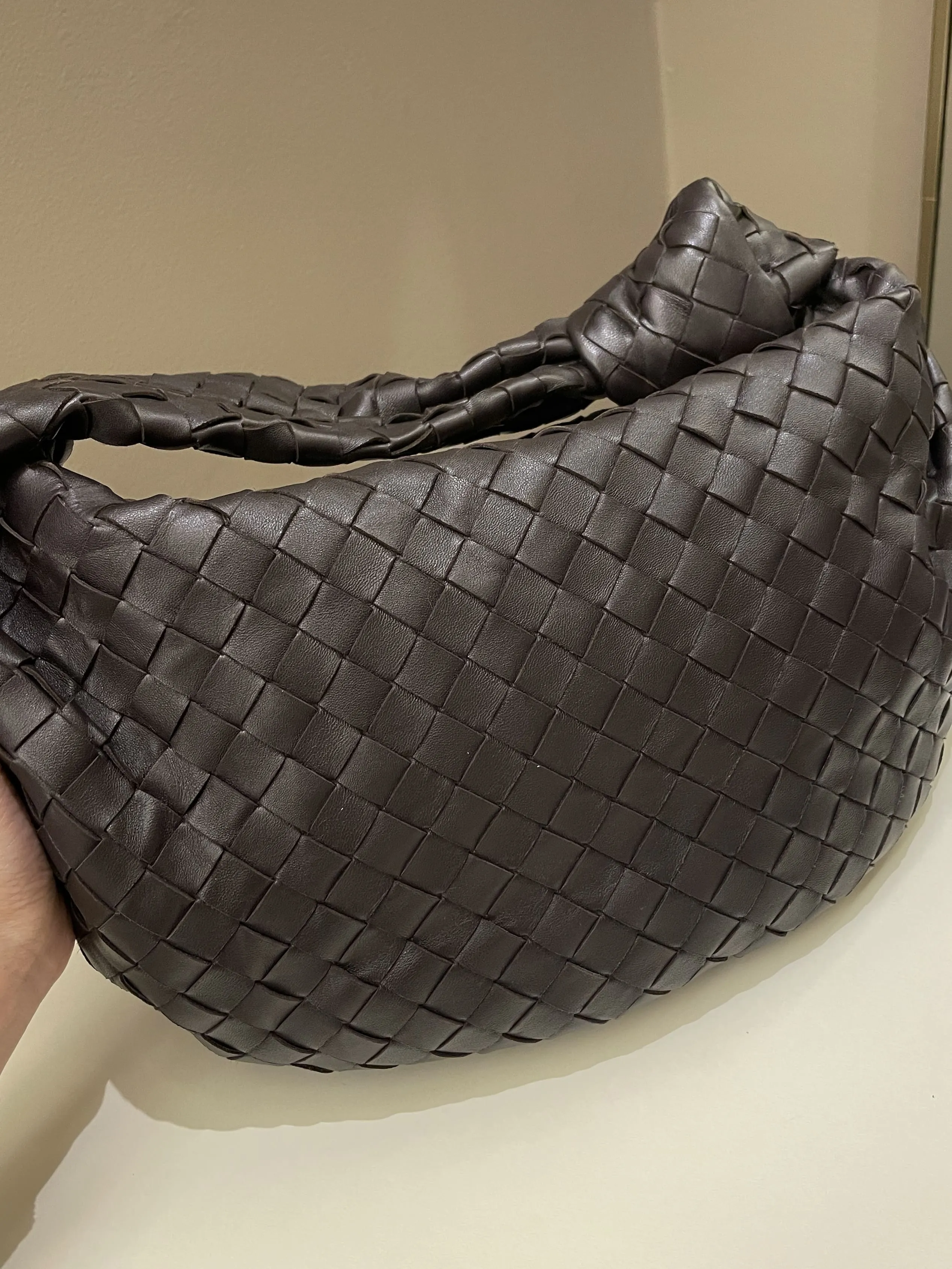 Bottega Veneta Jodie Shoulder Bag Potion Dark Ebene Leather