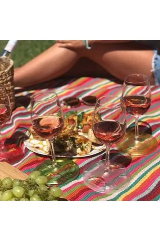 GLASS ON THE GRASS-PICNIC