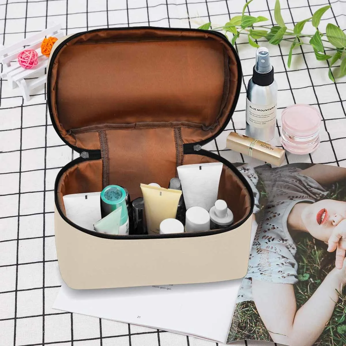 inQue.Style Women's Cosmetic Bag, Champagne Beige Travel Case