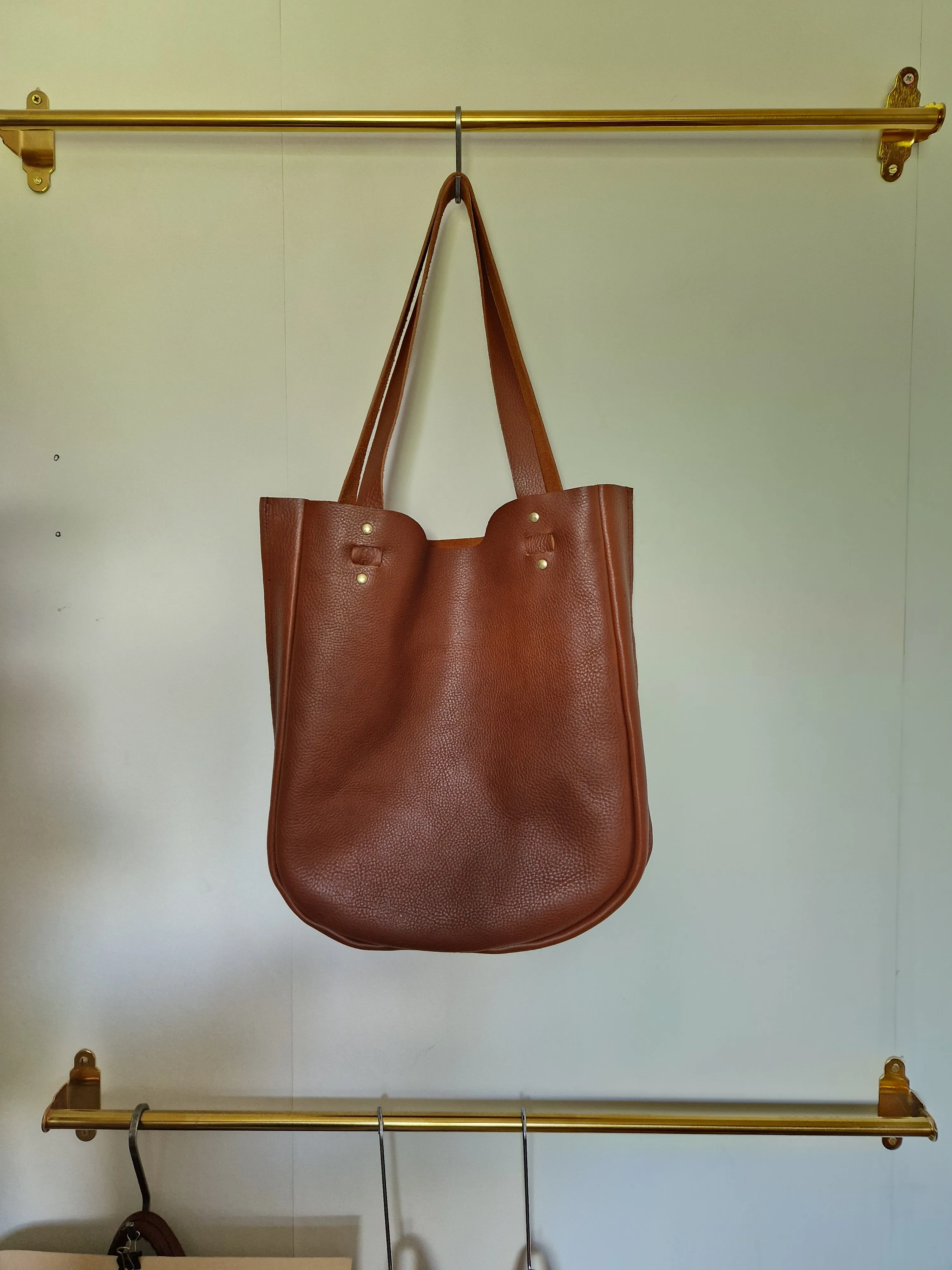 NEW DESIGN: CHANTRY TOTE BAG in Chestnut Brown